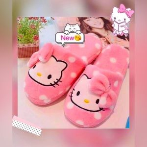 Hello kitty slippers can fit from size 6-8❤️ Sanrio lover💕